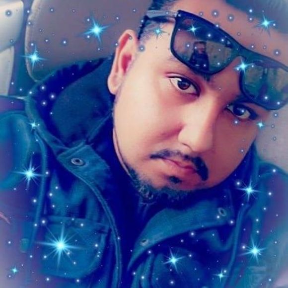 Meet your Posher, Luis - Picture 1 of 1